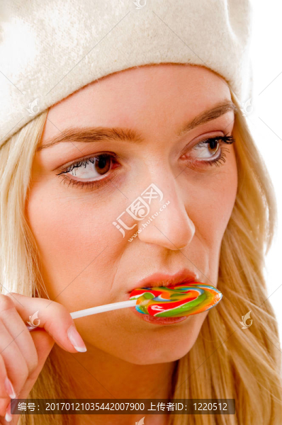 微笑的女性肖像