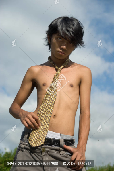 赤裸的領(lǐng)帶