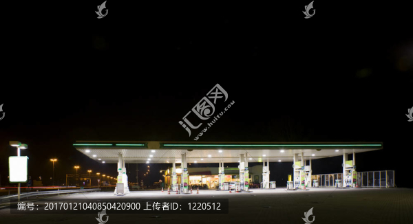 夜間加油站