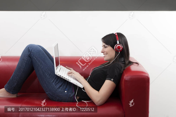 聽(tīng)音樂(lè)