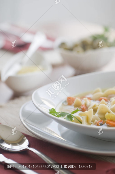 雞肉面條湯-匯圖網(wǎng) www.fosd68.com 雞肉面條湯