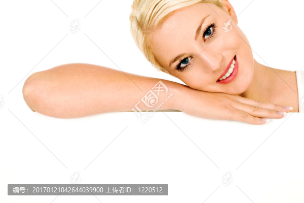年輕漂亮的女人