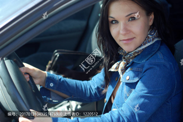 女人在車(chē)