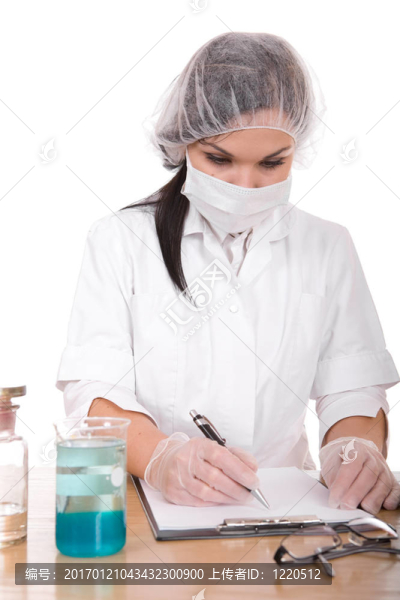女人在實驗室