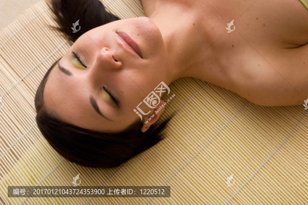 女人按摩