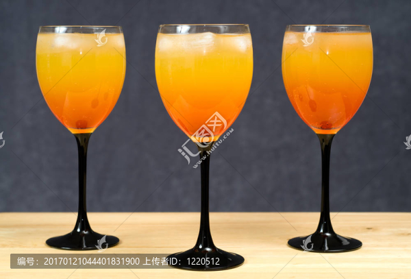 含酒精的飲料