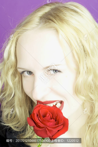 美麗的金發(fā)女人-匯圖網(wǎng) www.fosd68.com 美麗的金發(fā)女人