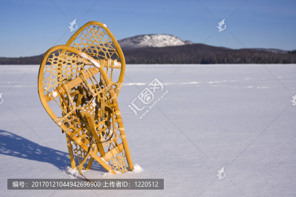 在雪的雪鞋對