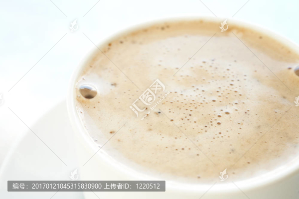 拿鐵咖啡在咖啡杯
