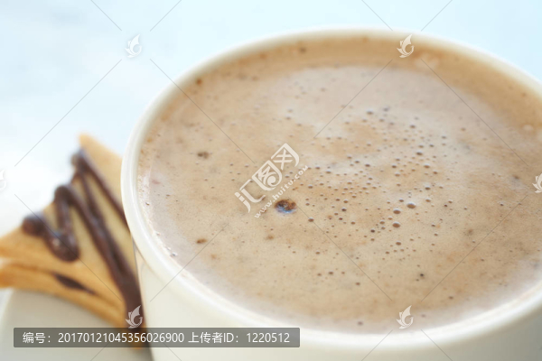 拿鐵咖啡在咖啡杯