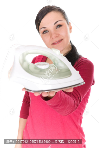 熨衣服的女人