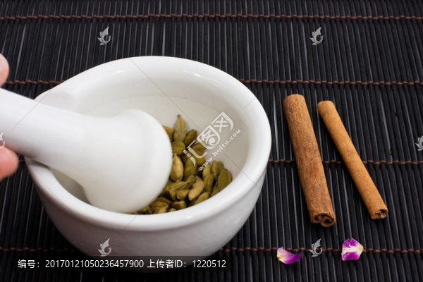 肉桂和豆蔻