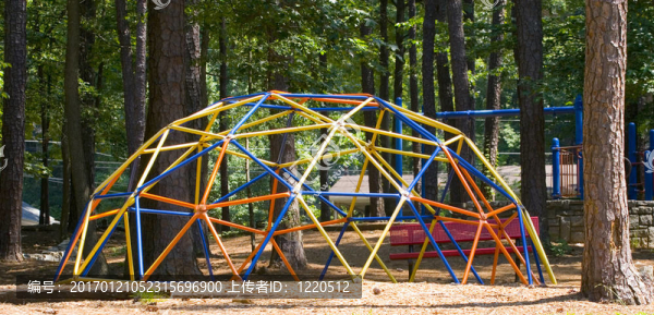 豐富多彩的游樂場酒吧