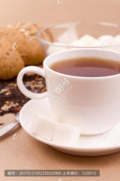 茶；干酪和面包