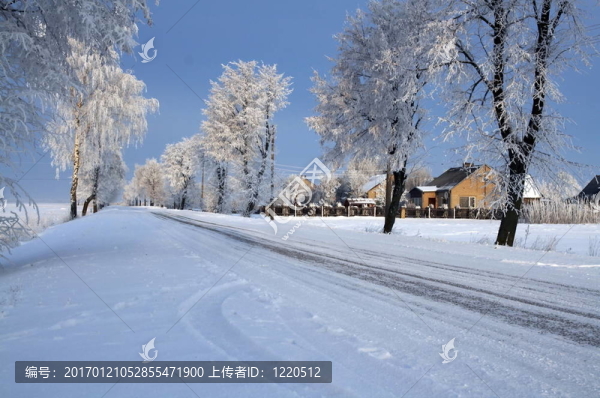 在冰雪路面