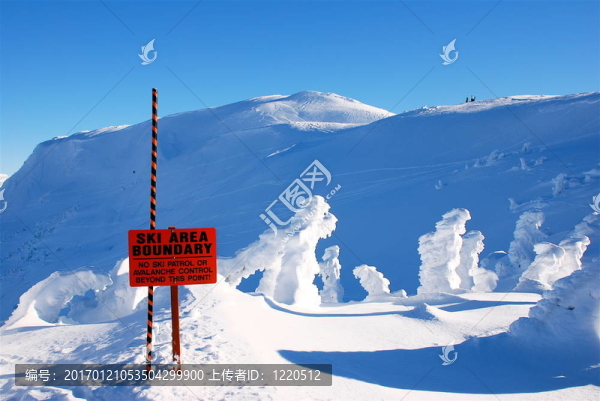 走出界限滑雪