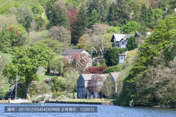 大房子和花園