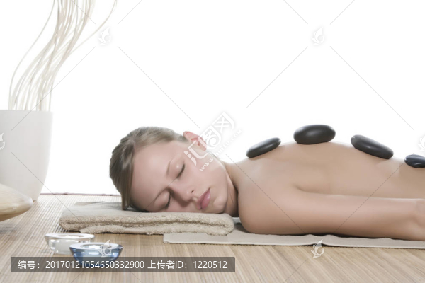 熱礦物圣石治療手按摩