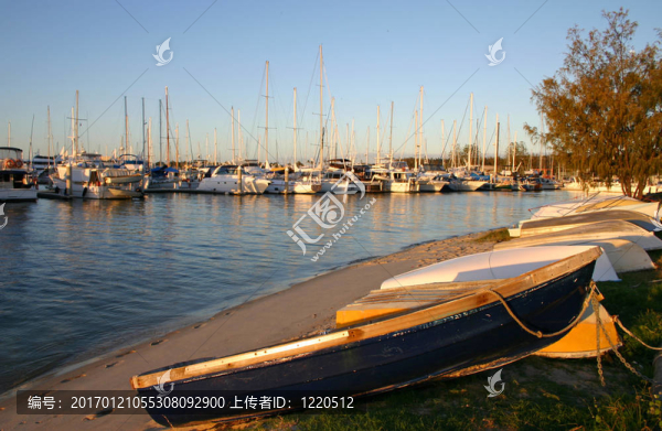 Dinghy和游艇