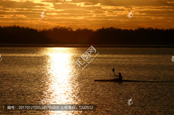 皮艇運(yùn)動(dòng)-匯圖網(wǎng) www.fosd68.com 皮艇運(yùn)動(dòng)