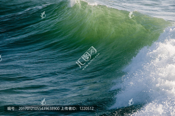 藍綠色的波浪