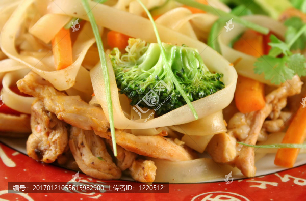 雞肉炒米粉