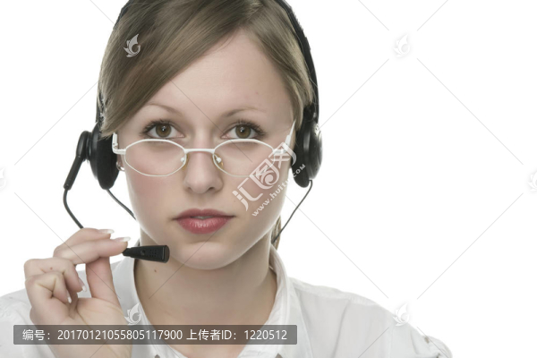 有耳機(jī)和紙/筆的商人