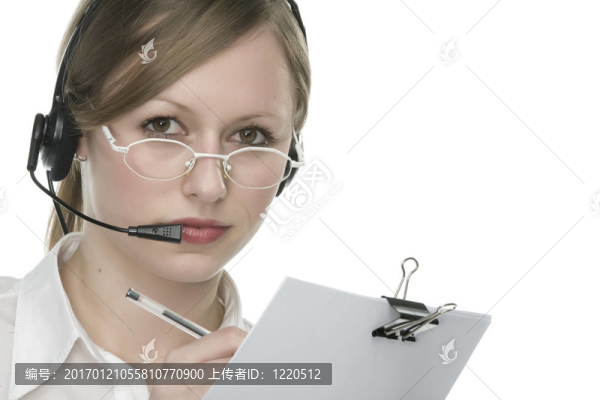 有耳機(jī)和紙/筆的商人