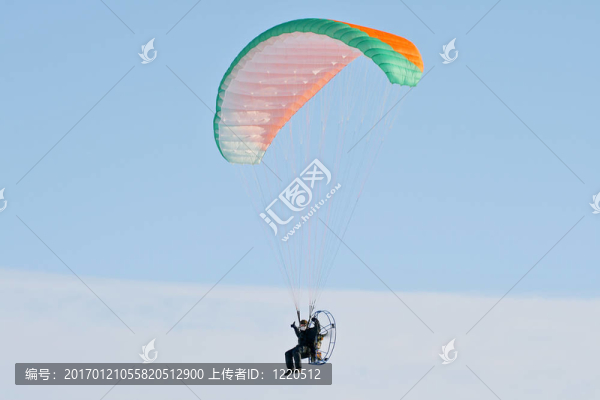 滑翔降落軟翼機(jī)-匯圖網(wǎng) www.fosd68.com 滑翔降落軟翼機(jī)