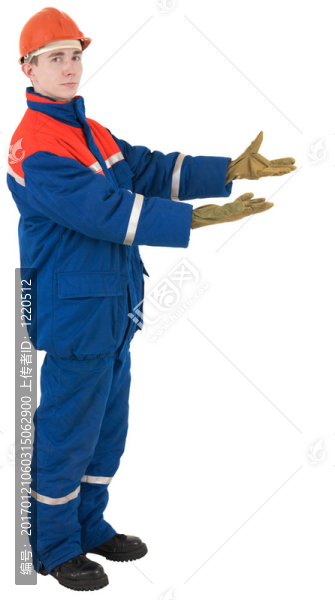 穿著工作服和頭盔的工人