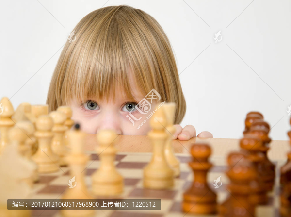小女孩和象棋