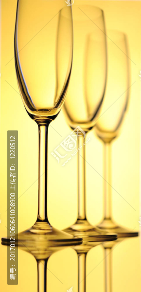 葡萄酒杯。