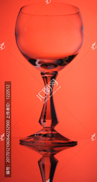 葡萄酒杯。