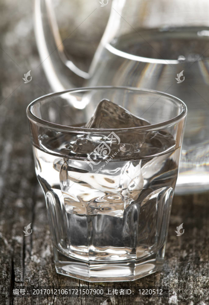 水