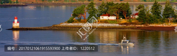 銀船過去的島嶼