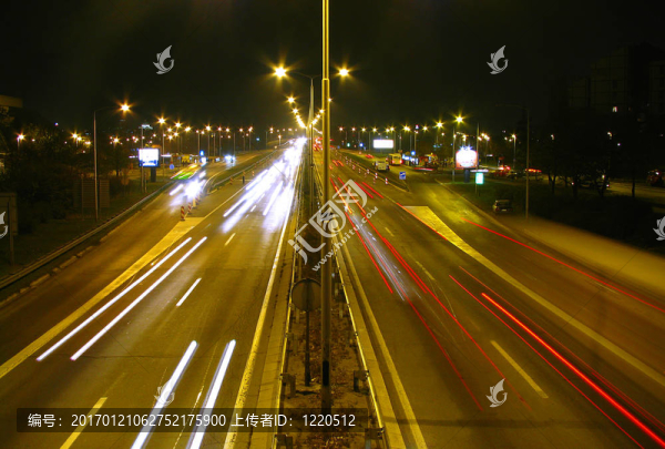 公路在夜間2