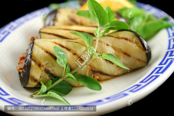 雞蛋植物和牛肉卷