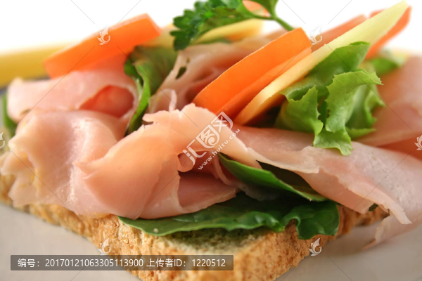 開放式火腿沙拉三明治