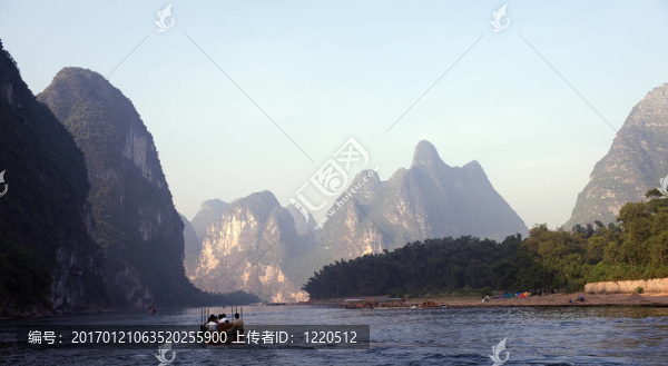 在中國(guó)桂林的山
