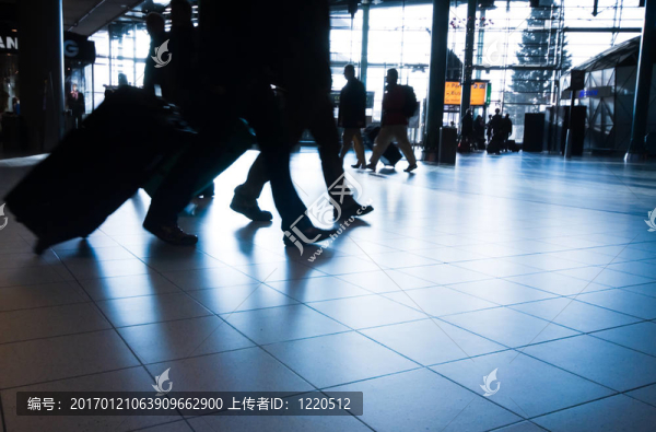人們旅行