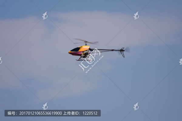 模型直升機(jī)懸停