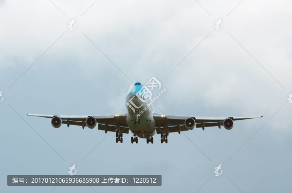 飛機(jī)接近