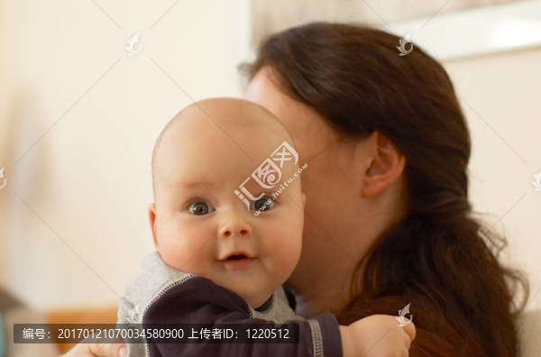 母親和嬰兒
