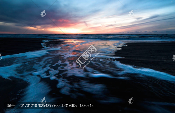 夏日的夕陽
