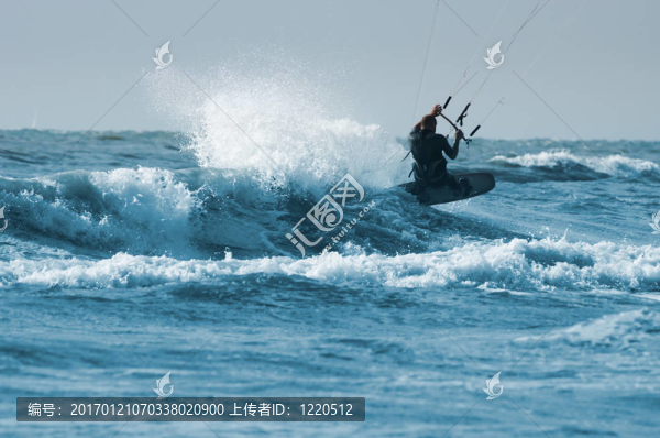 風(fēng)箏沖浪者