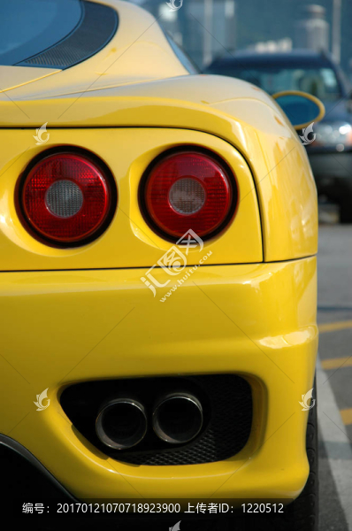 運(yùn)動(dòng)車尾燈