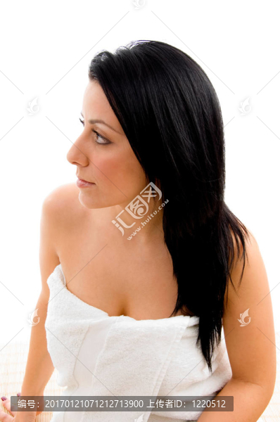 俯視毛巾的女人的俯視