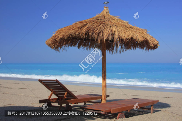 夏天在希臘的海灘上