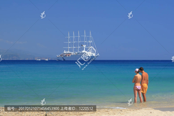 海灘上的夫婦