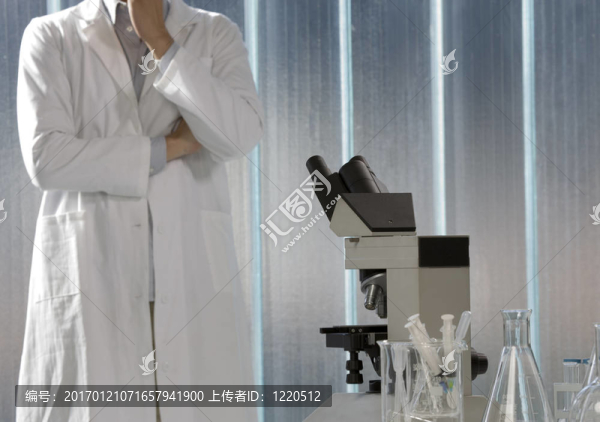 使用顯微鏡的科學(xué)家；化學(xué)相關(guān)或醫(yī)學(xué)設(shè)計(jì)